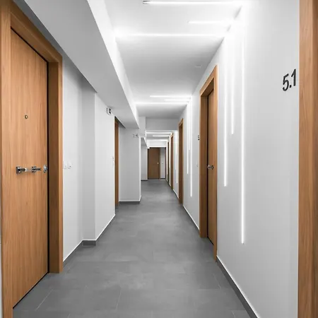 Big Apple #5, Nilie Hospitality Mgmt Apartament *
