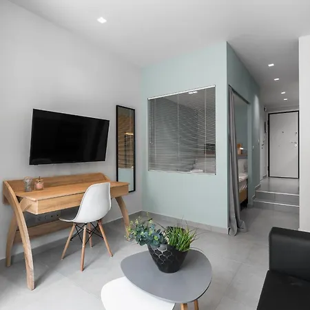 Big Apple #5, Nilie Hospitality Mgmt Apartment