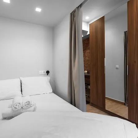 Big Apple #5, Nilie Hospitality Mgmt Apartment